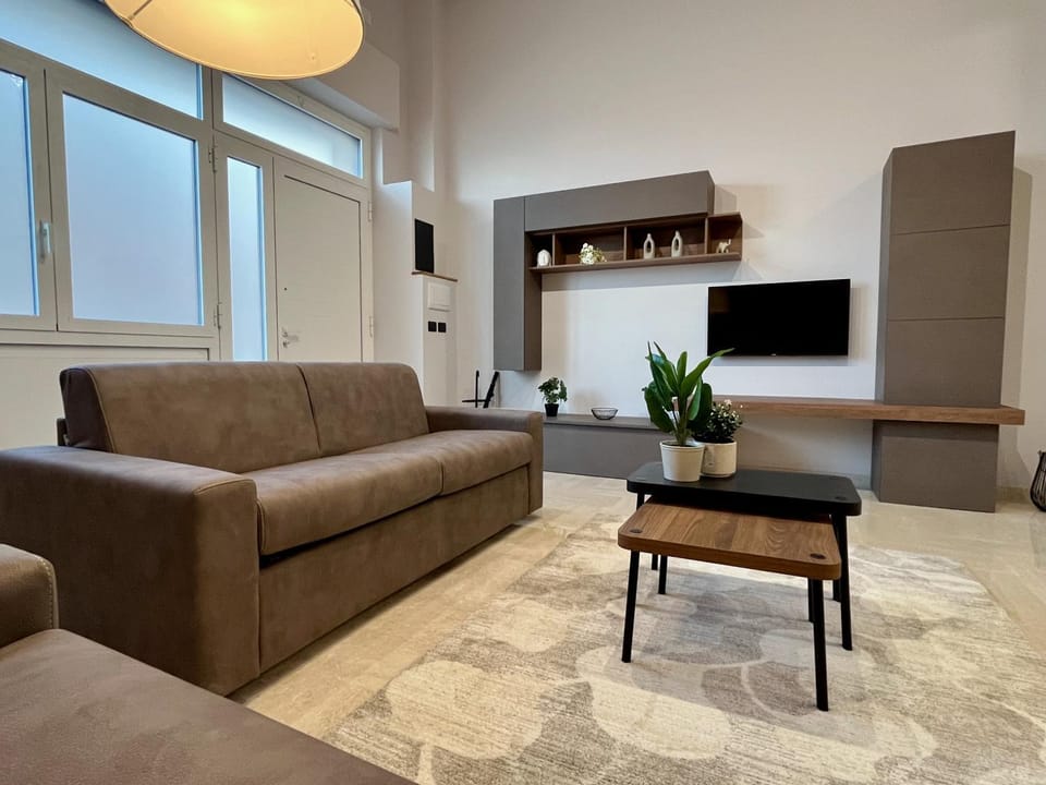 Communal lounge/ TV room, TV and multimedia, Living room, Seating area