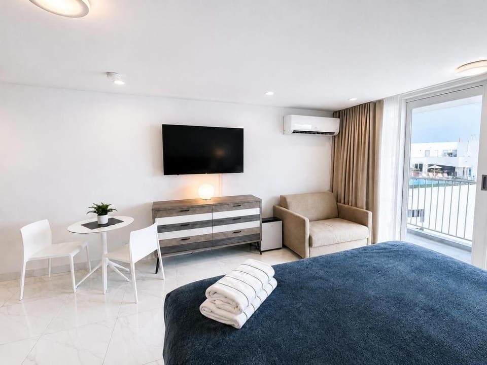 Beachside Living in the Heart of Isla Verde Apartment in Carolina