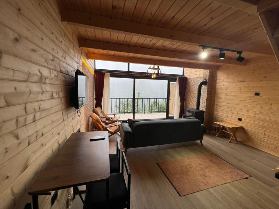 Communal lounge/ TV room, View (from property/room), Balcony/Terrace, Living room, Seating area, Dining area