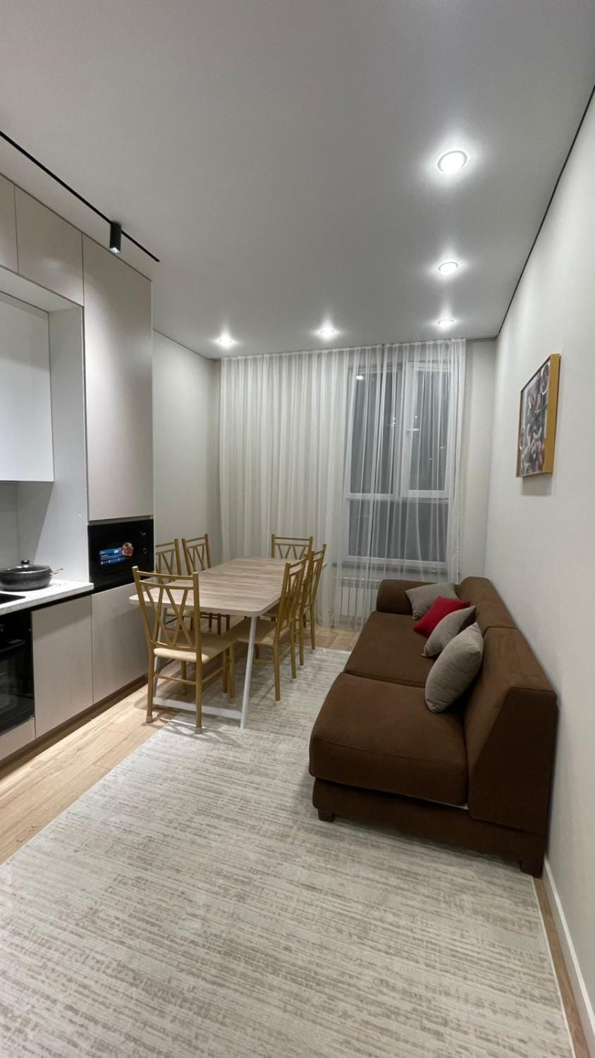 3х комнатная квартира в центре города рядом с метро Apartment in Almaty