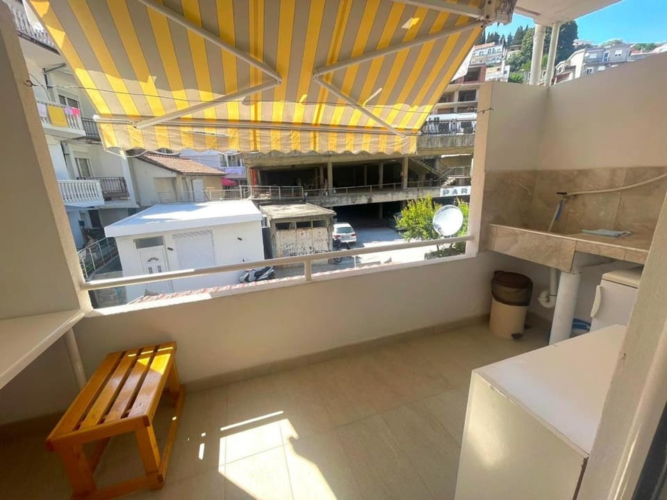 Patio, Day, View (from property/room), Balcony/Terrace, Kitchen or kitchenette, Dining area