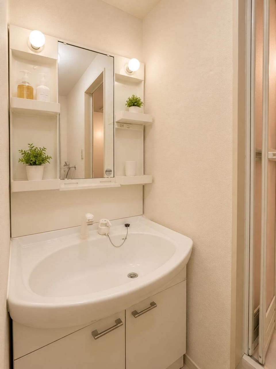 StayFront花園町本館 Bed and Breakfast in Osaka