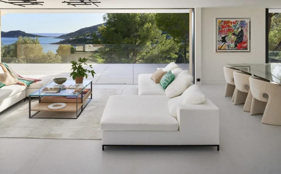 Patio, Natural landscape, Living room, Seating area, Lake view, Mountain view, River view