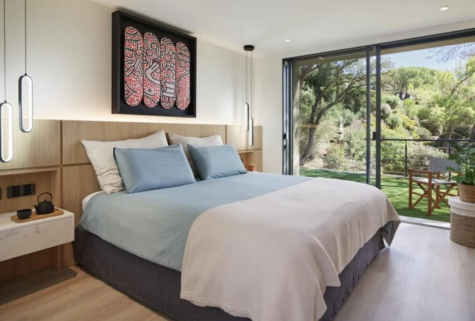 Bed, Garden, Photo of the whole room, Bedroom, Garden view