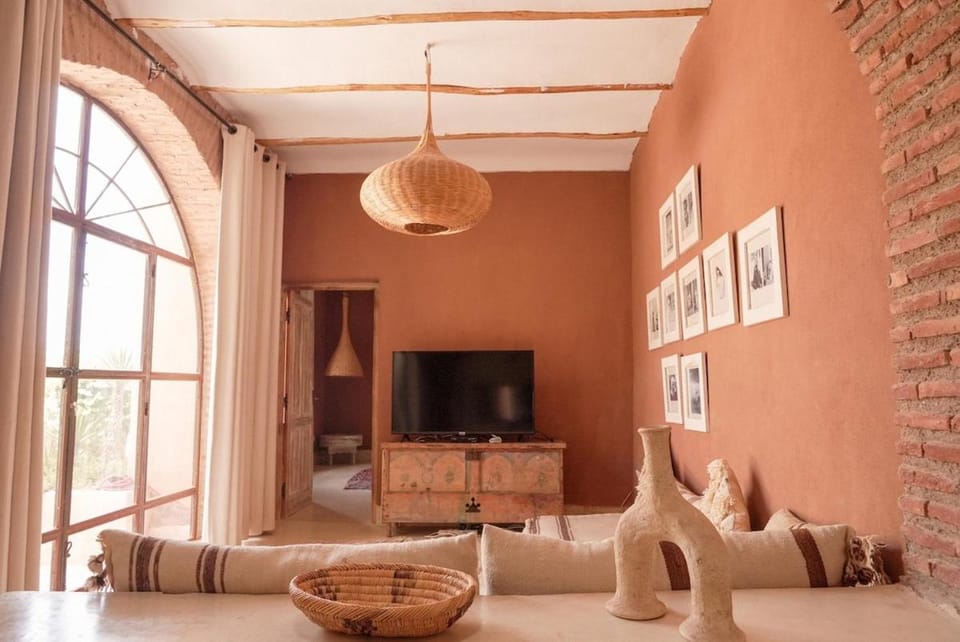 Communal lounge/ TV room, Living room, Seating area