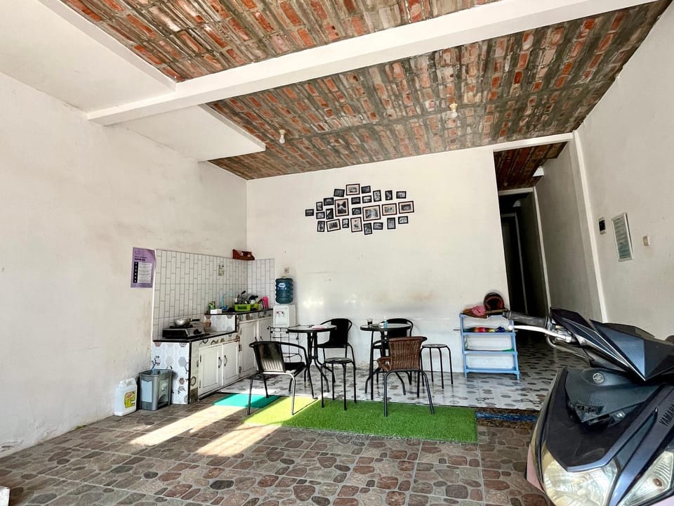 Living room, Seating area, Communal kitchen