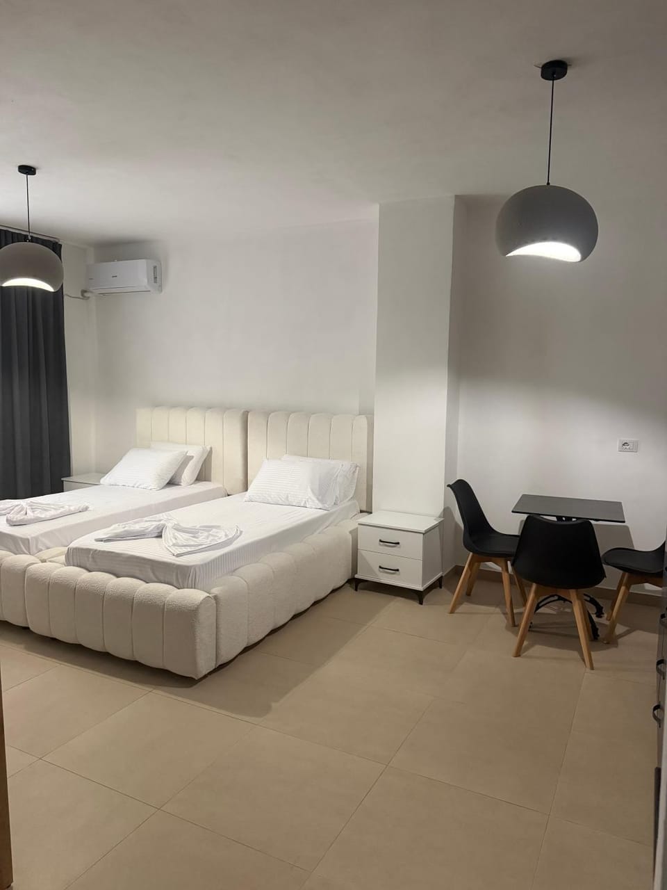 Bed, Bedroom, air conditioner