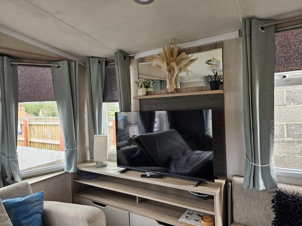 6 Ocean Park private 4 birth bar on site 5 minute walk to beach House in Brean