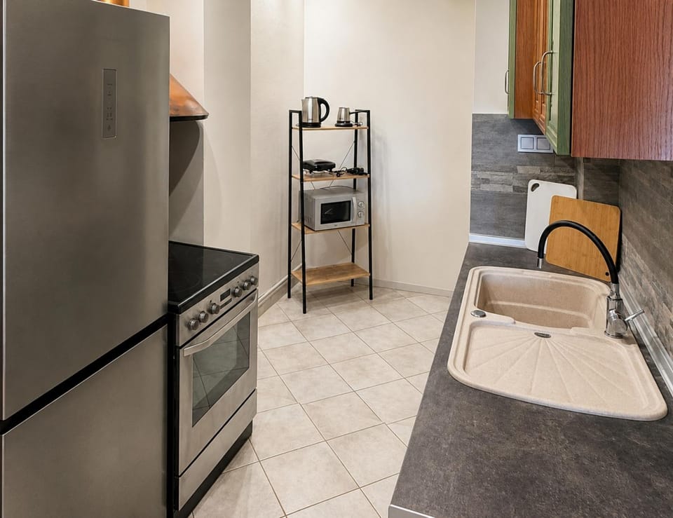 Kitchen or kitchenette, oven