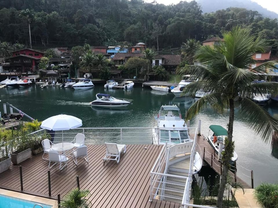 6-Bedroom House with Pool and Boat Deck House in Angra dos Reis