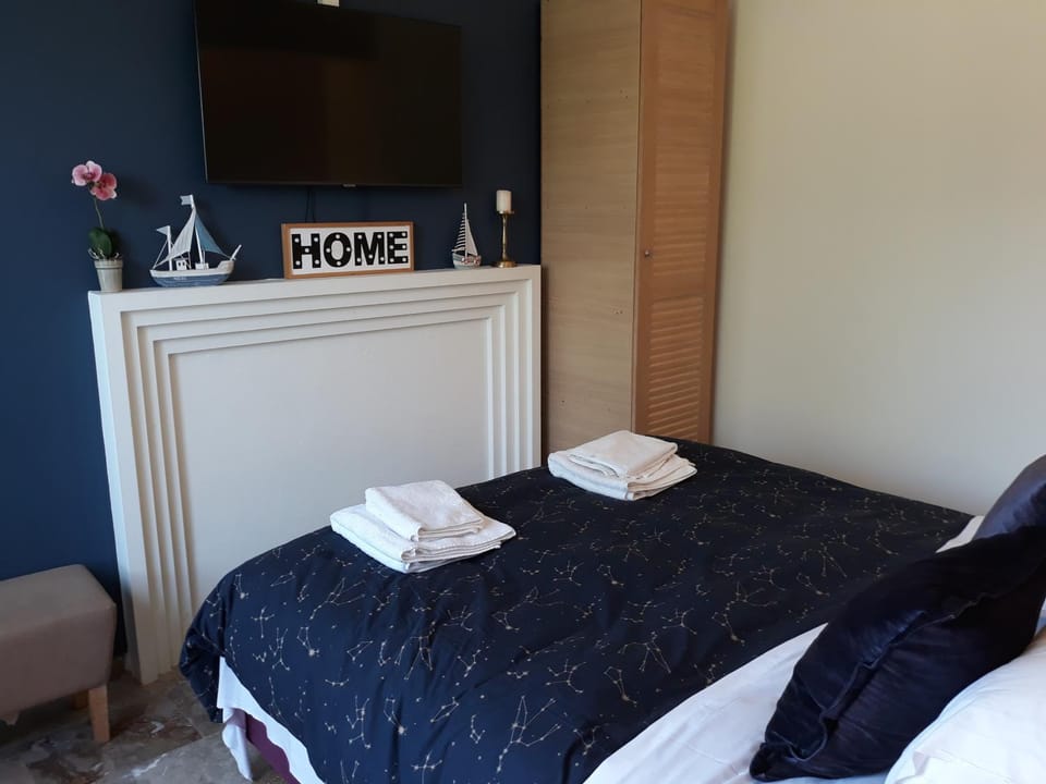 Living room, Bedroom