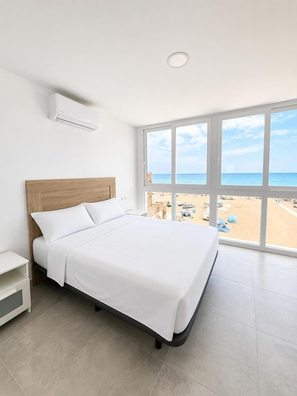 Bed, Photo of the whole room, Bedroom, Sea view, air conditioner