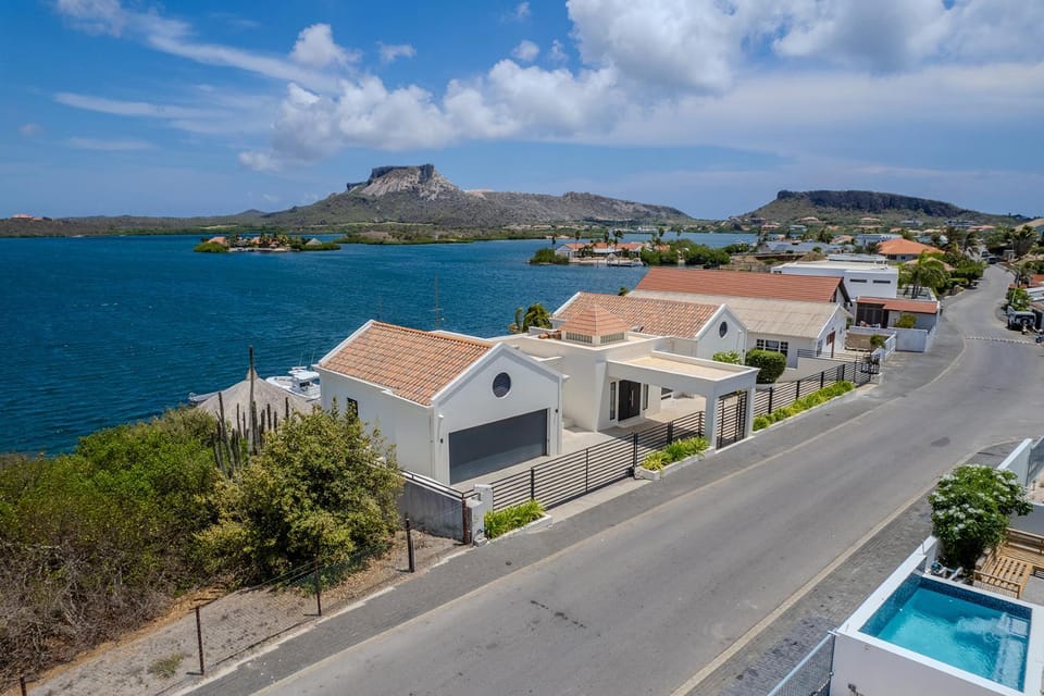 Bird's eye view, Pool view, Sea view, Street view