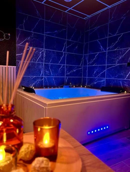 Suite Romantique L'éros Apartment in Auvergne-Rhône-Alpes