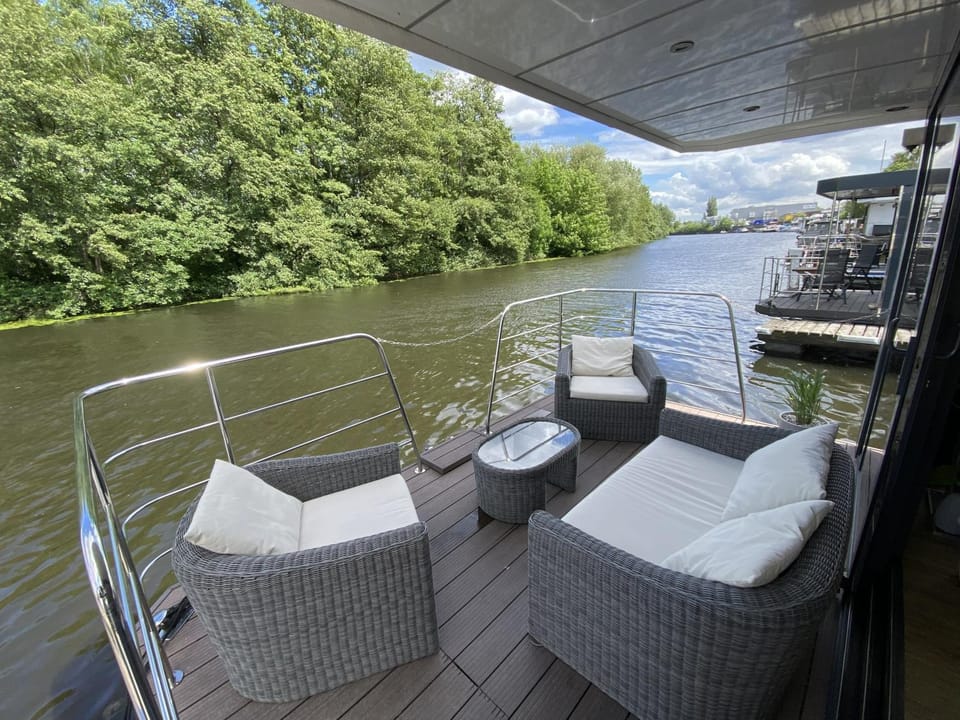 Day, Natural landscape, Activities, Balcony/Terrace, River view