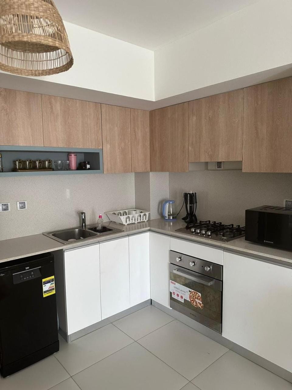 Coffee/tea facilities, Kitchen or kitchenette, dishwasher, stove, toaster, kitchen