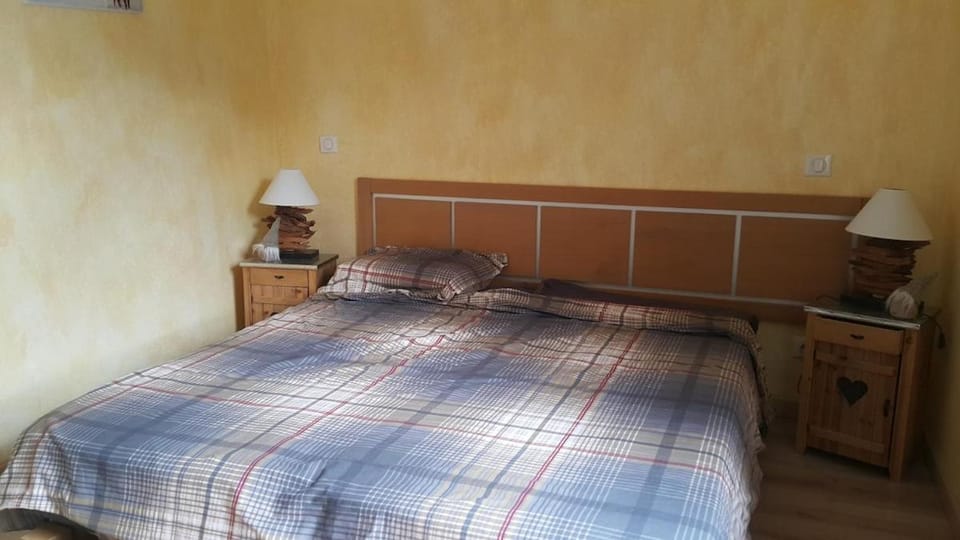 Large south-facing duplex for 8 people in Isola 2000, Mercantour Apartment in Isola