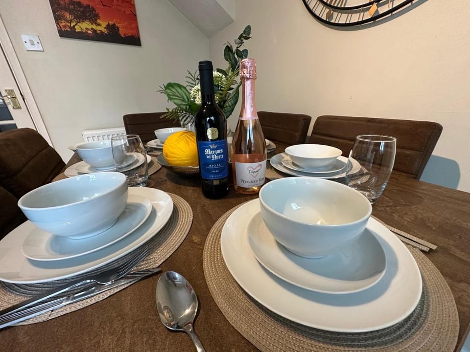 Coffee/tea facilities, Food and drinks, Dining area, Food, Drinks