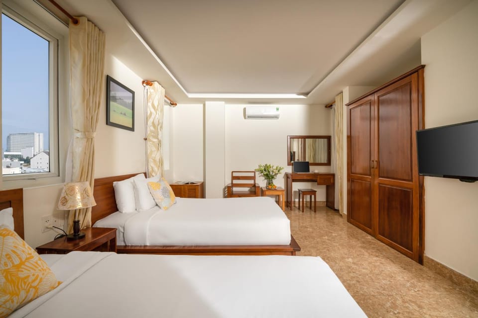 Bed, Photo of the whole room, Bedroom, hair dresser, air conditioner