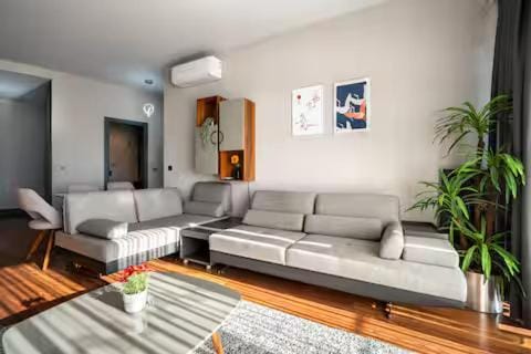 Best 2 Bedroom House in Taksim Apartment in Istanbul