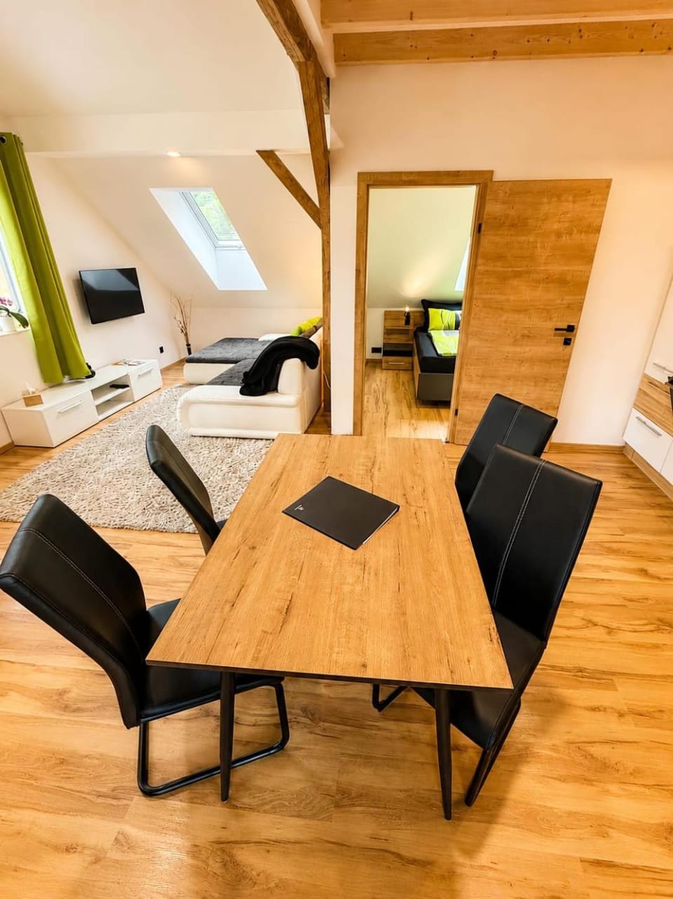 Dining area, Food
