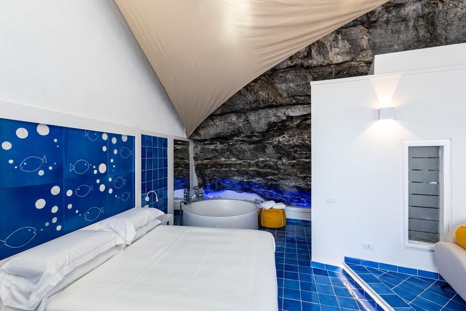 Bedroom, towels