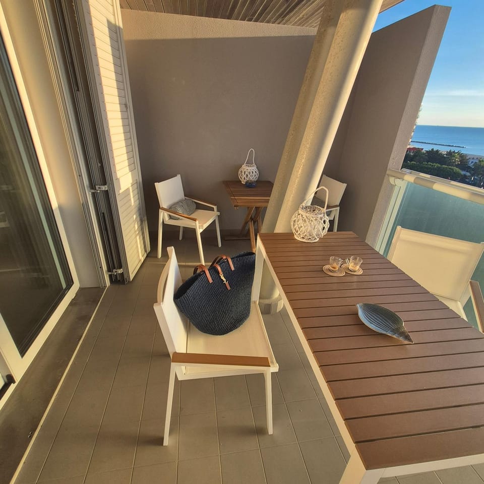 Dolce Vita Rooftop Apartment in Montesilvano