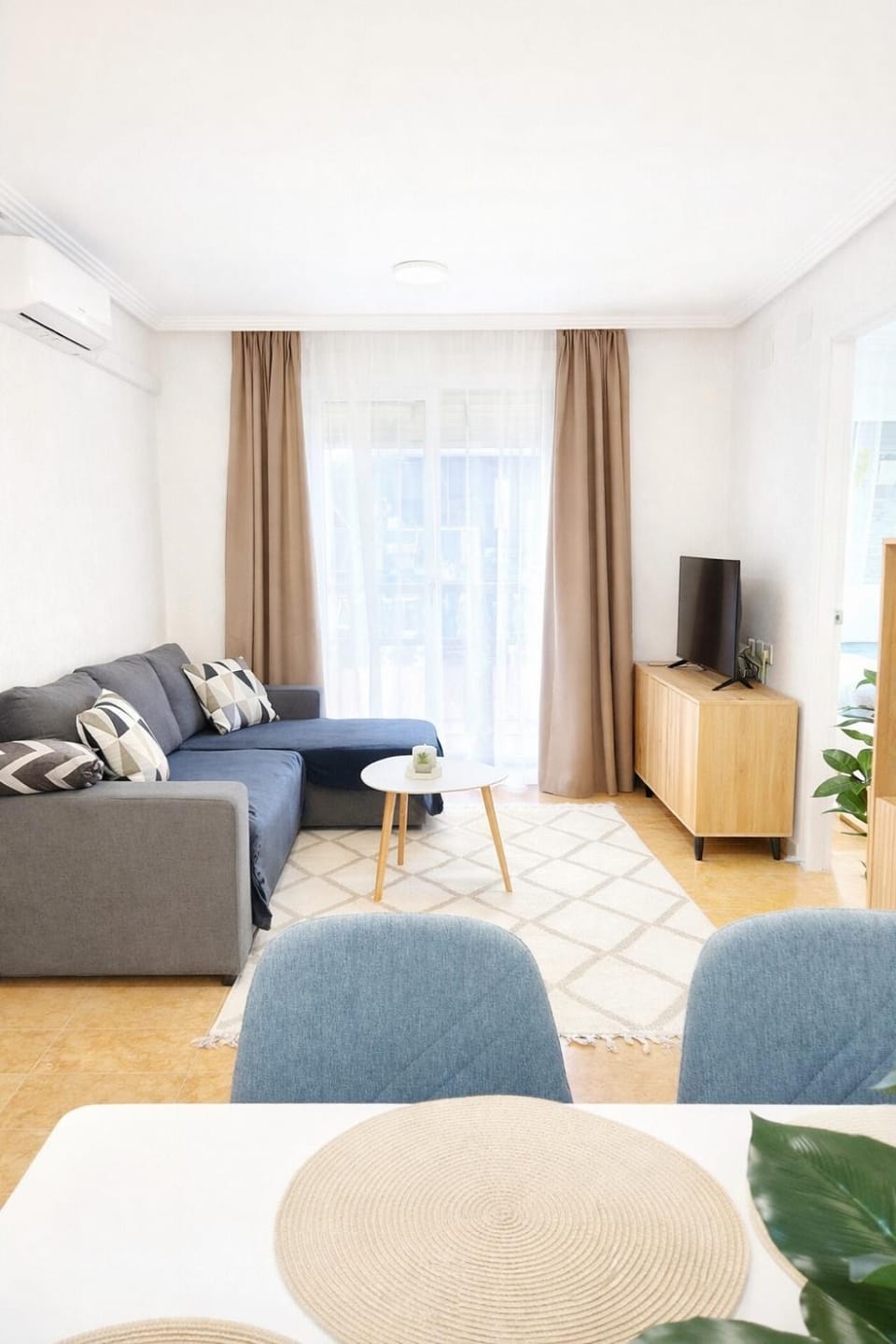 Locos Beach Apartman 50m from the Sea Free Parking Apartment in Torrevieja