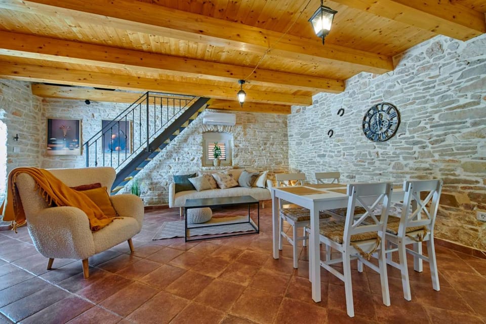 Small stone house Apartment in Medulin