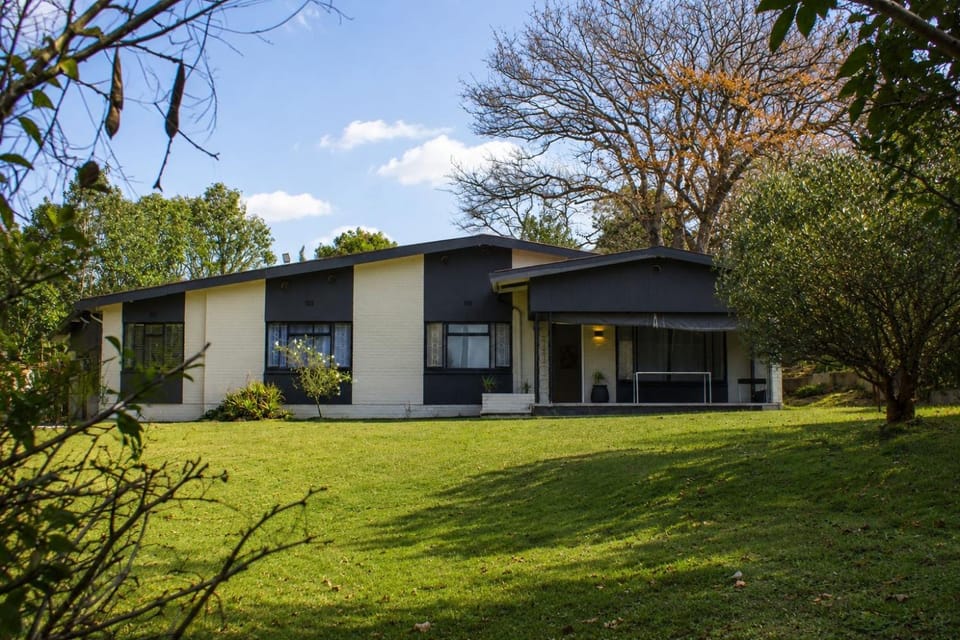 Property building, Day, Natural landscape, Garden, Garden view