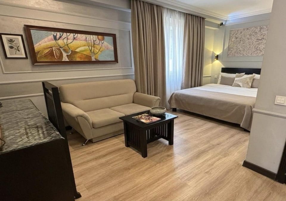 Seating area, Bedroom