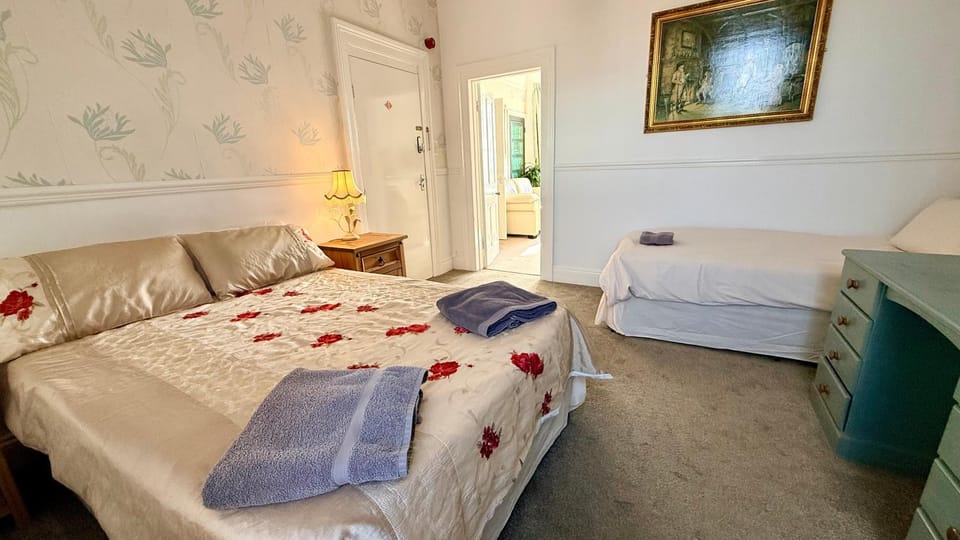 Bedroom, Family