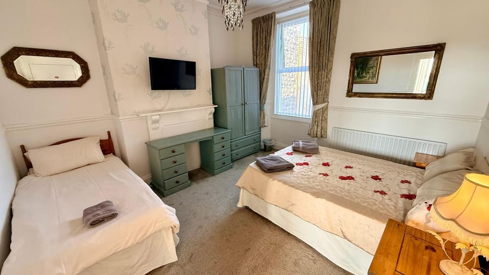 Bedroom, Family