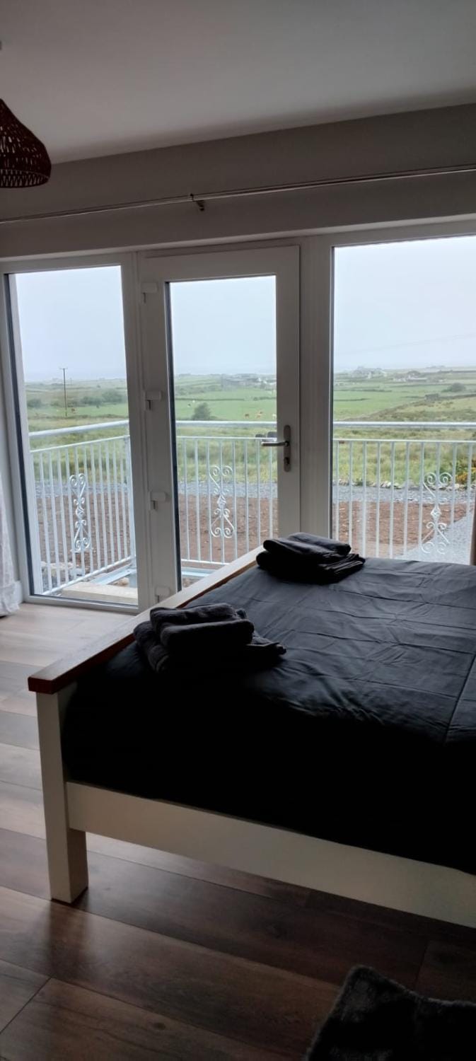 An tOileán Balcony Apartment with distant sea views Apartment in County Clare