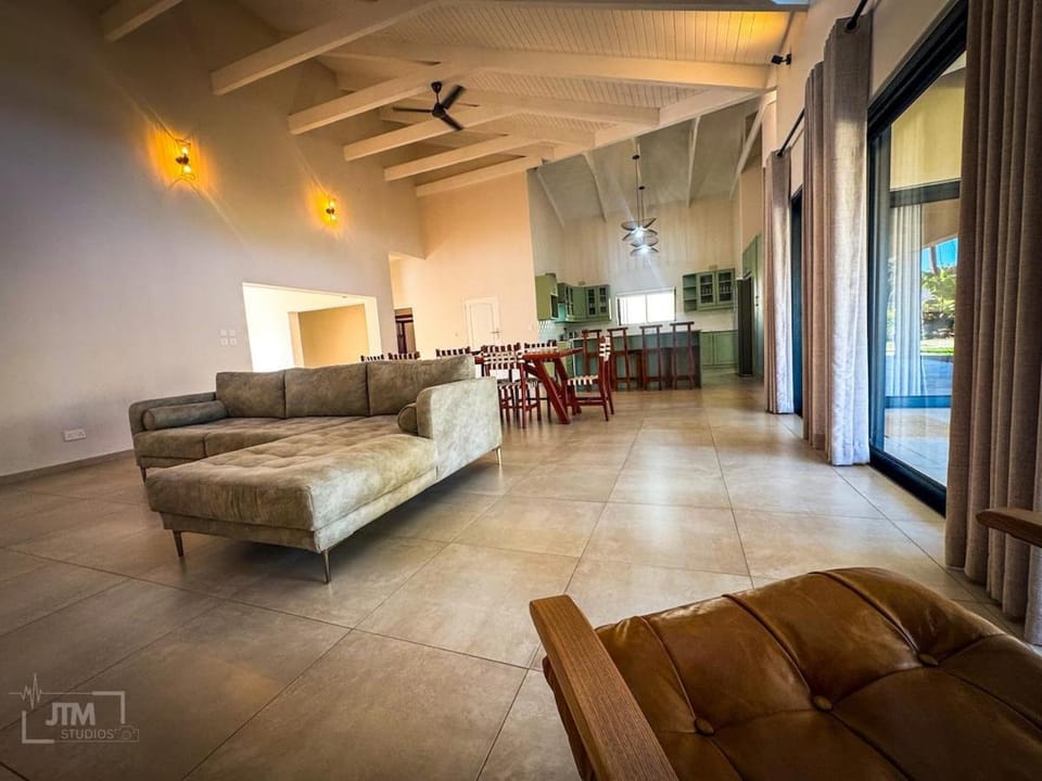 Judith & Sylvester Hideaway Villa in Zimbabwe
