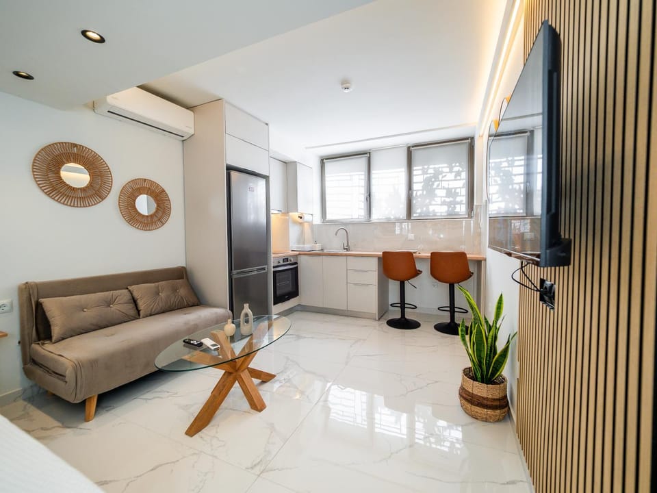 Living room, Photo of the whole room, Seating area