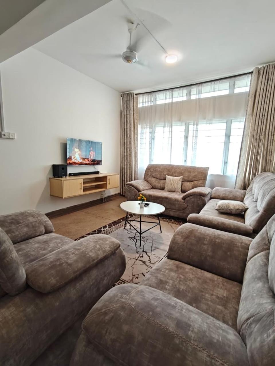 Mombasa Town cbd Railways fully furnished 1br Bed and Breakfast in Mombasa County