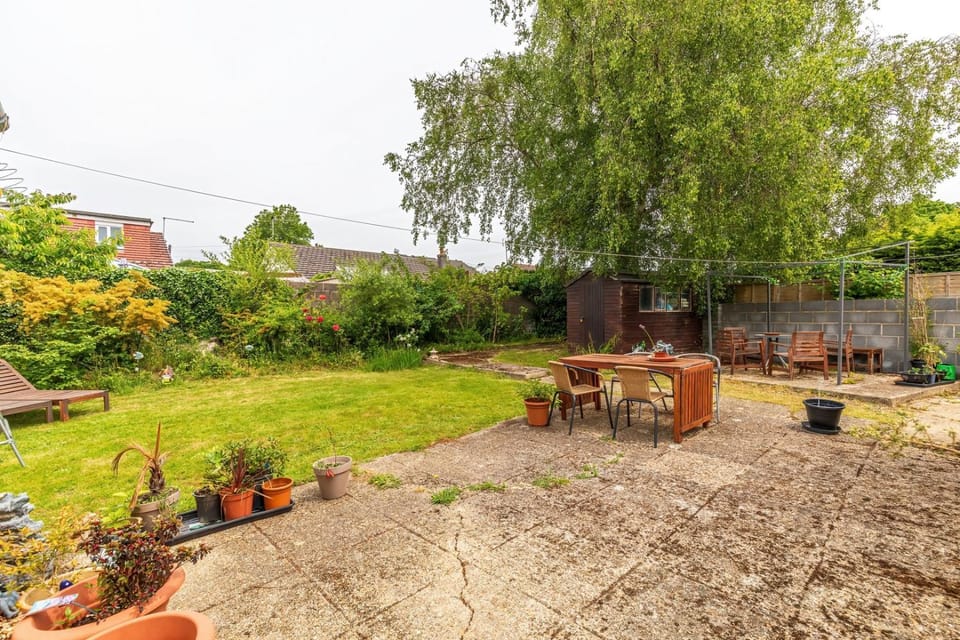 3BR Bungalow with Garden for up to 6 guests House in Poole