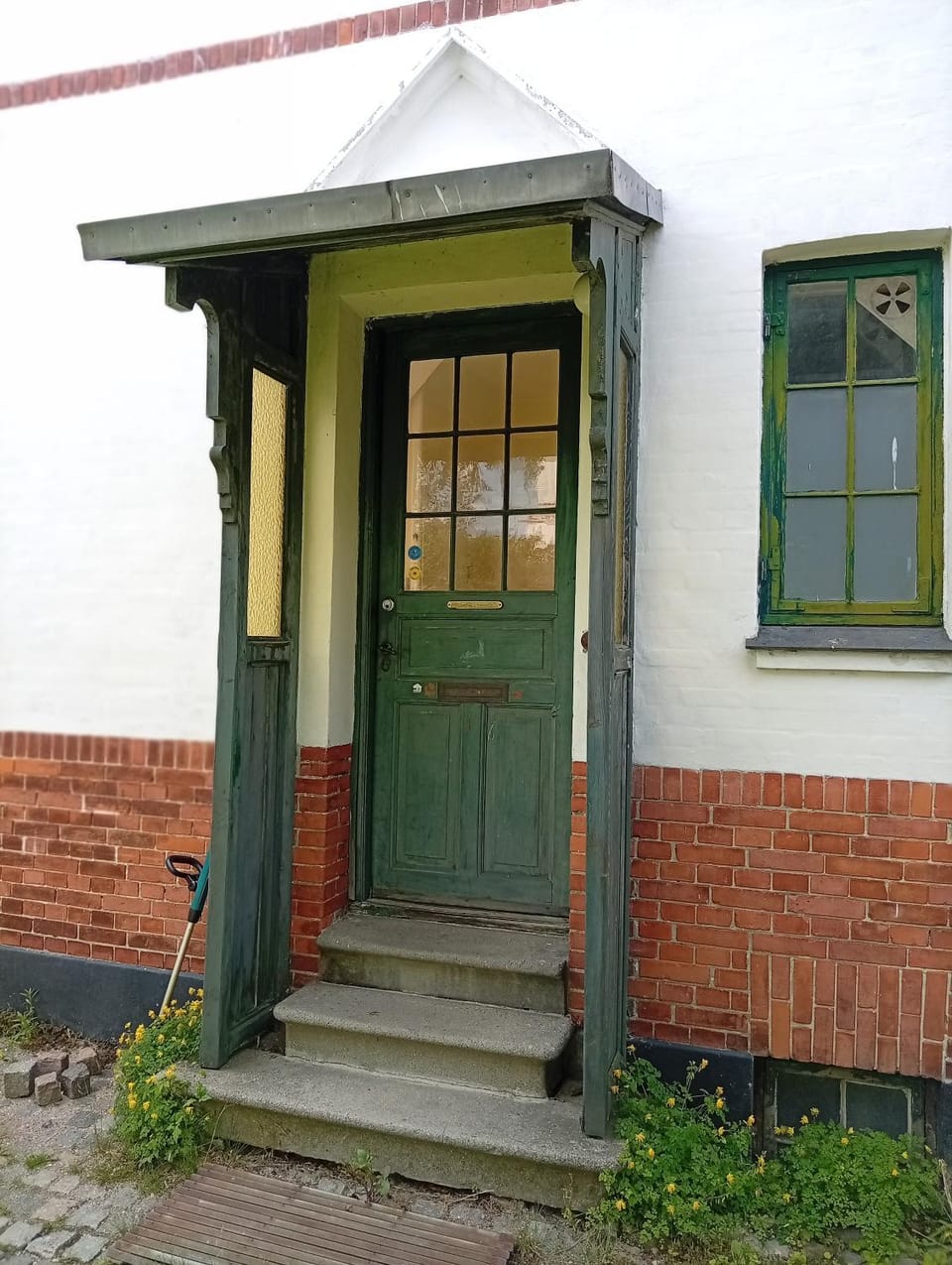 Facade/entrance
