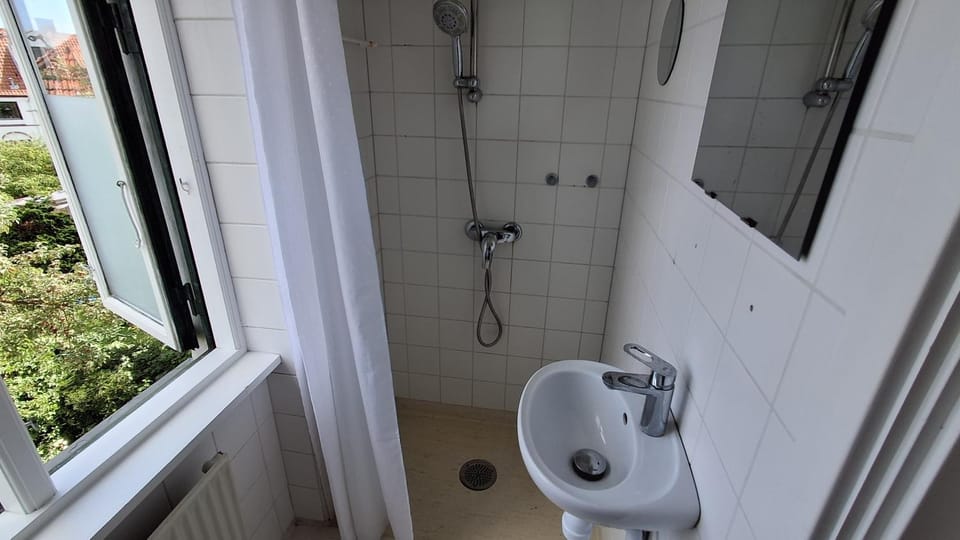 Stor lejlighed byggeforeningshus i roligt kvarter Apartment in Frederiksberg