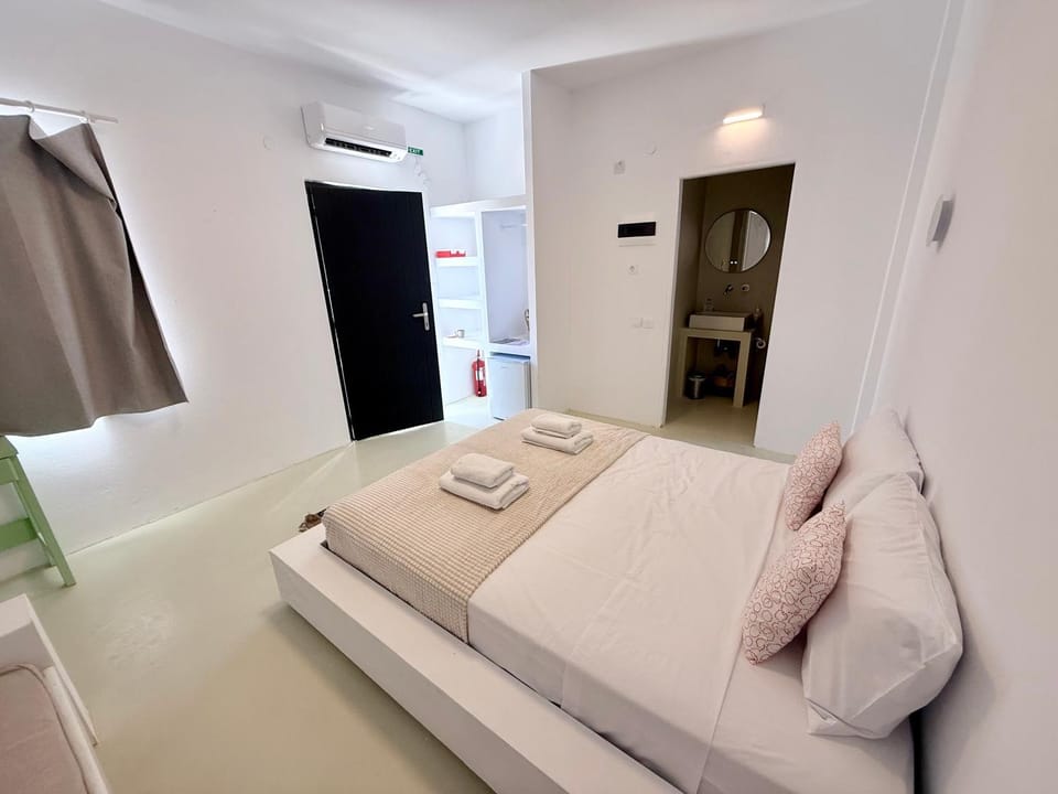 Libertis Paros Apartment hotel in Naousa
