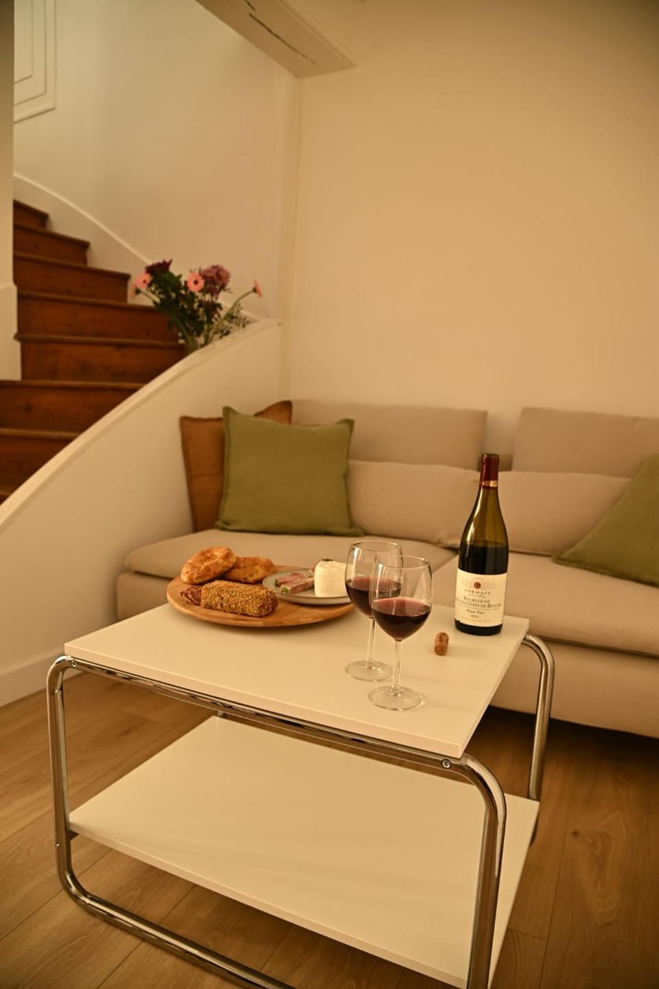 Living room, Seating area