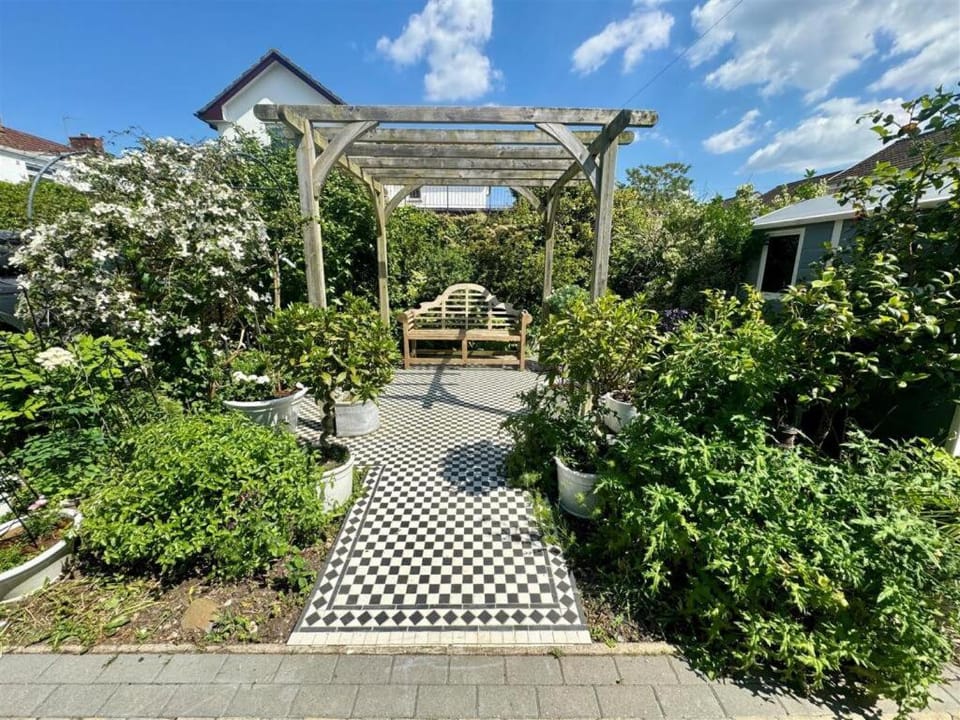 Garden, Balcony/Terrace