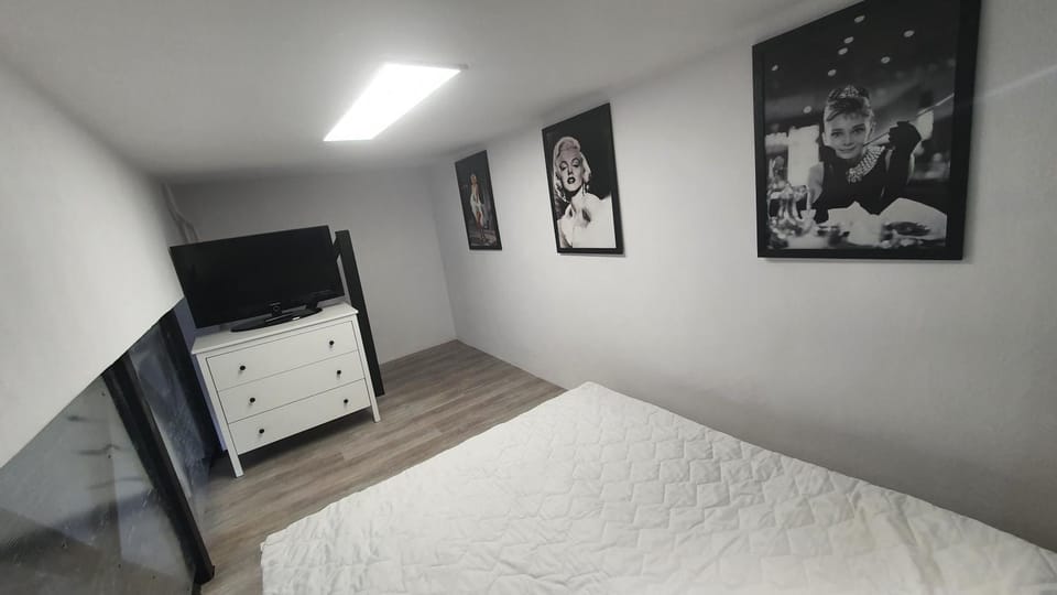 parter jeden pokoj z antresolą Apartment in West Pomeranian Voivodeship, Poland