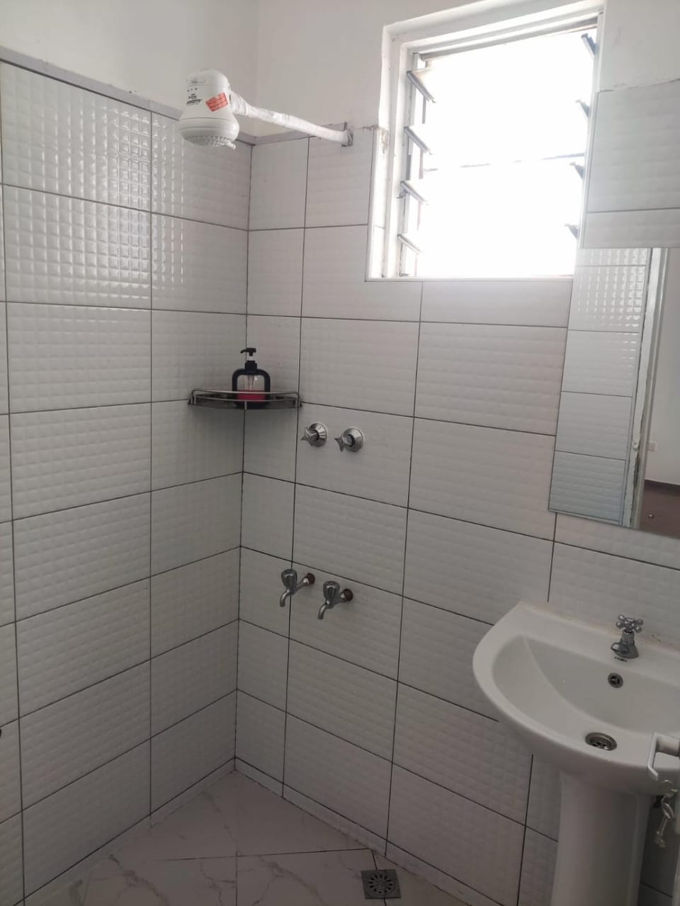 Mombasa Town cbd Railways fully furnished 2br near tradecon building apt 18 Bed and Breakfast in Mombasa County