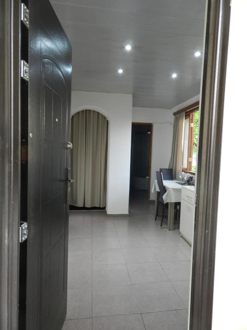 Facade/entrance, Kitchen or kitchenette