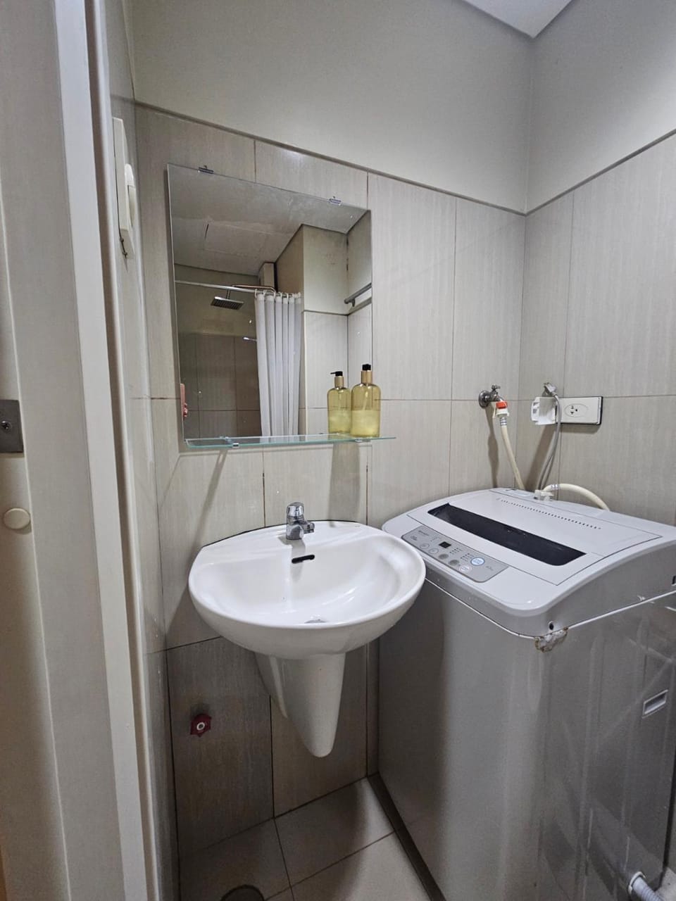 Toilet, Bathroom, washing machine