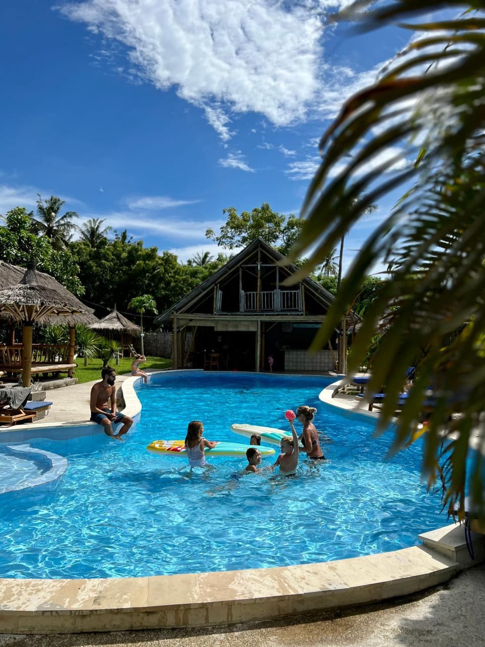 Captain Goodtimes Hotel in Pemenang