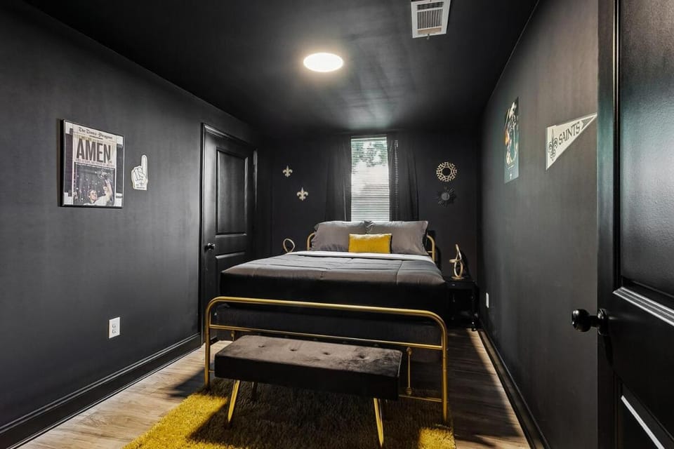 The Saints House, Luxury 10BR Saints Oasis Apartment in Ninth Ward