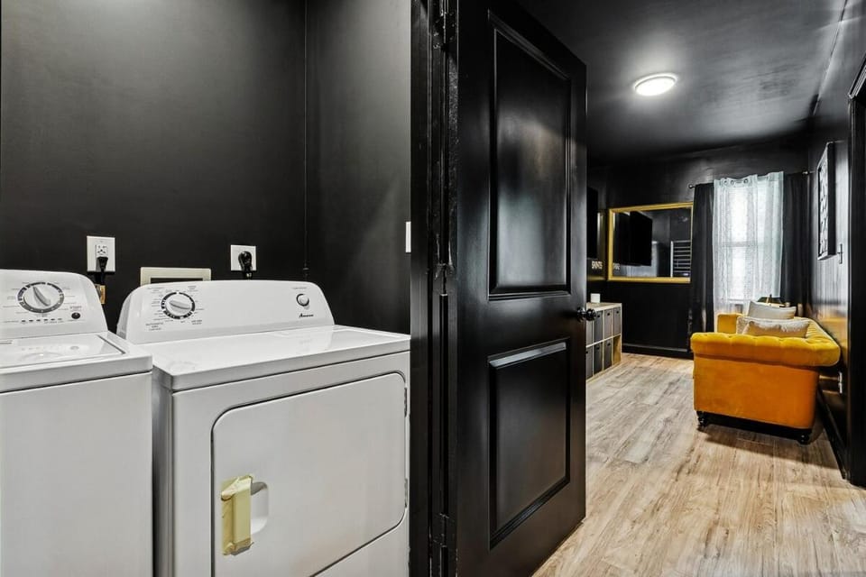 The Saints House, Luxury 10BR Saints Oasis Apartment in Ninth Ward